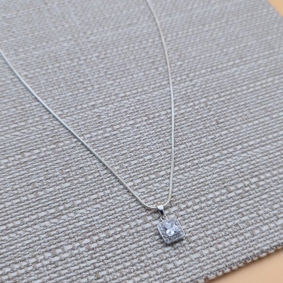 18 Inch Sterling Silver Square Cubic Zirconia Pendant Necklace A4786 - Picture 3 of 8